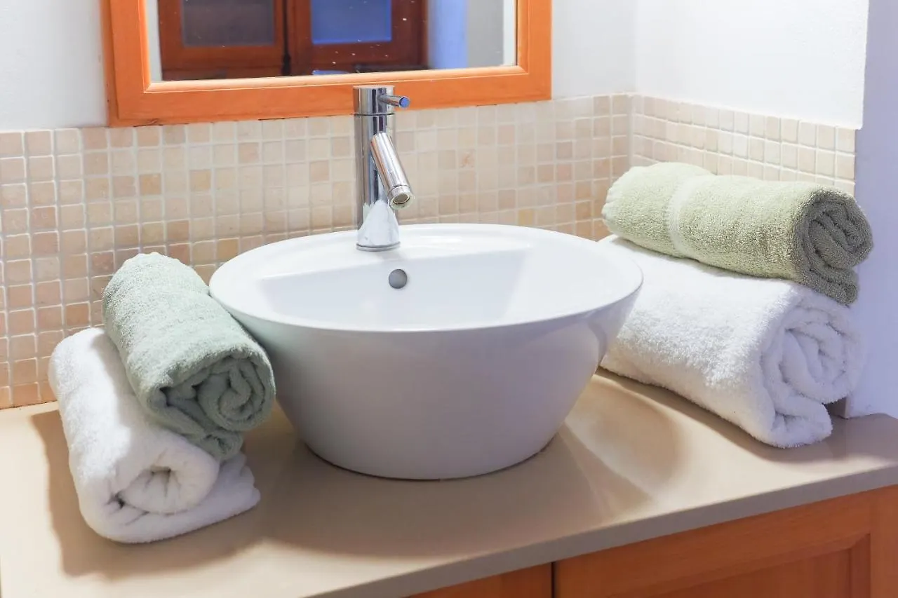 Zoes Traditional Apartments, Bed & Breakfast Larnaca